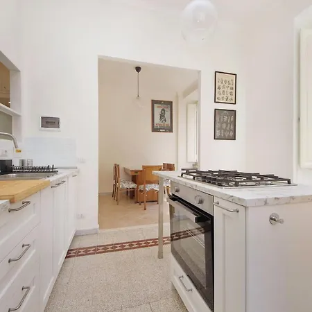 Carlo Felice דירה *