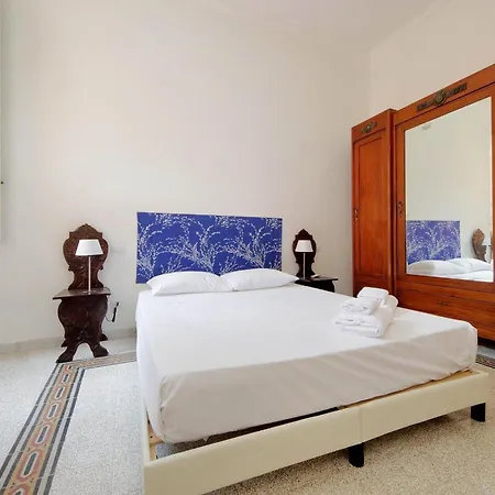 Carlo Felice דירה *